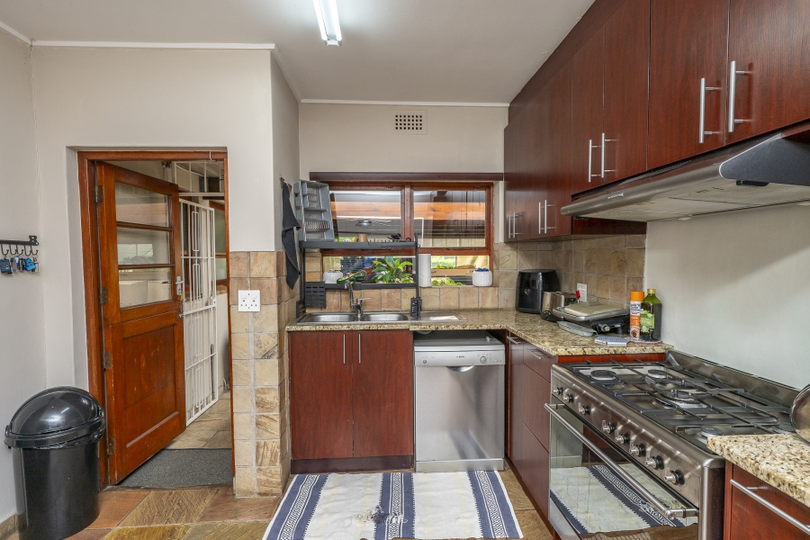 5 Bedroom Property for Sale in Kenridge Western Cape